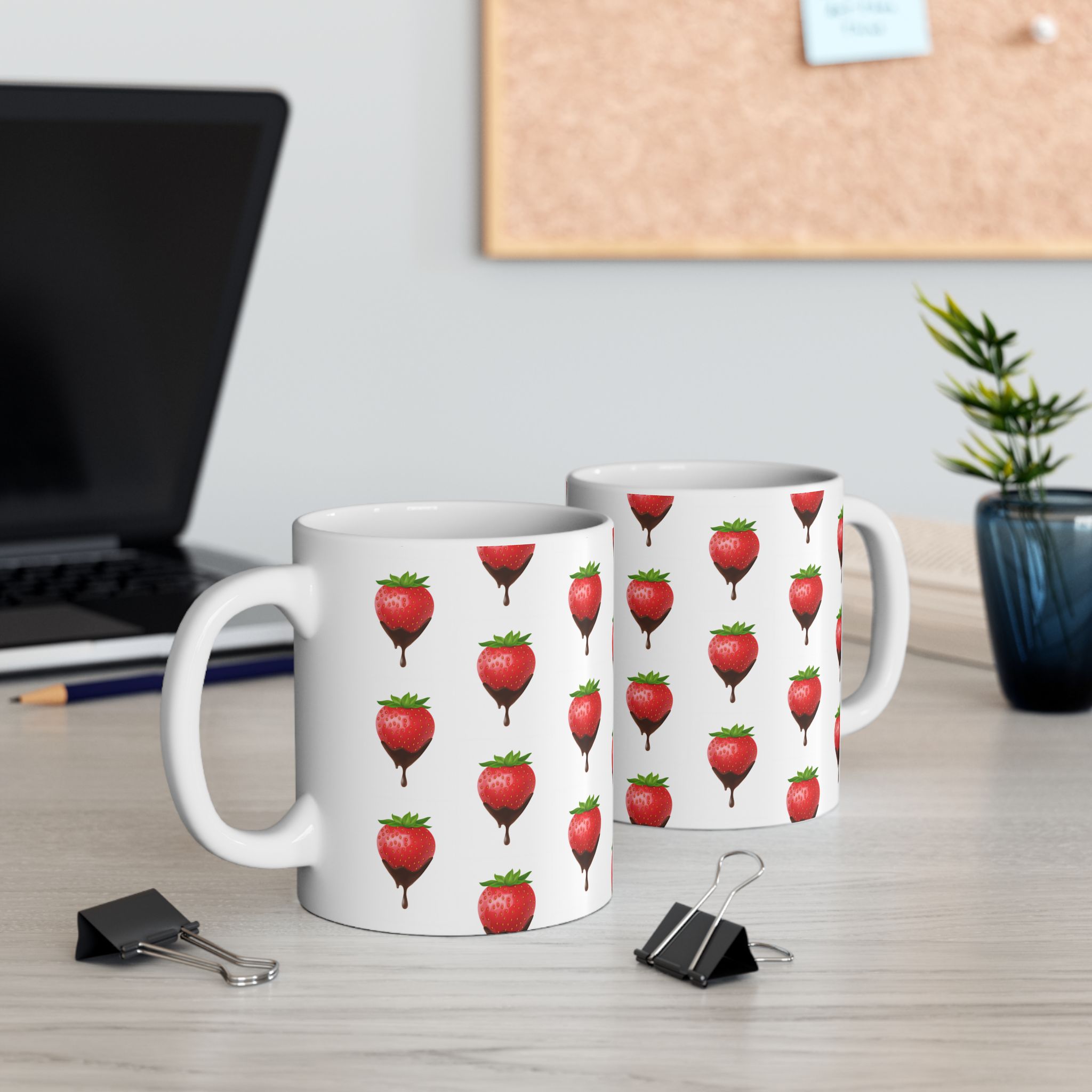 Strawberry Dipped in Chocolate Lovely Gift Strawberry Dipped in Chocolate Lovely Gift